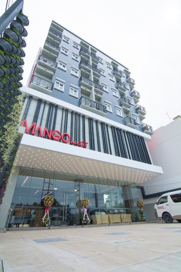 Mango Suites Cauayan Екстериор снимка