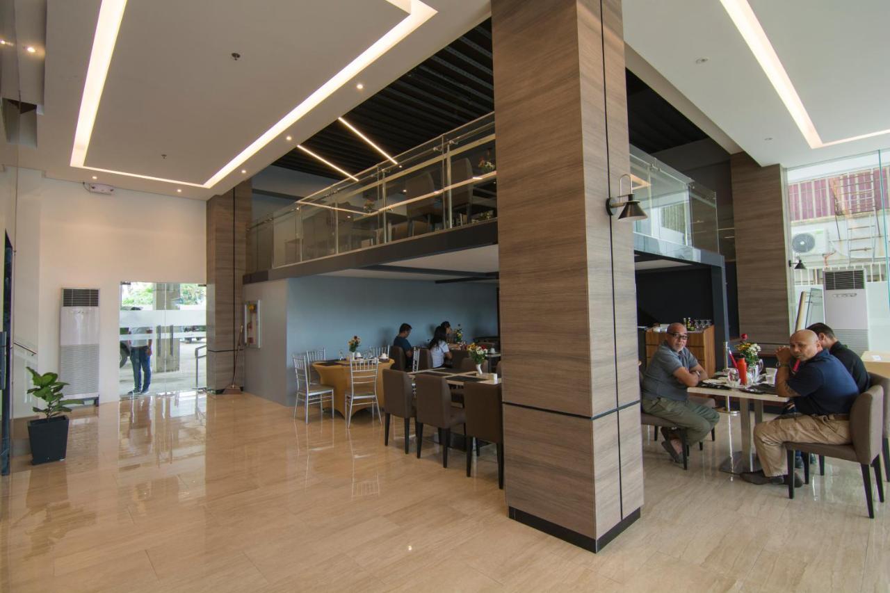 Mango Suites Cauayan Екстериор снимка