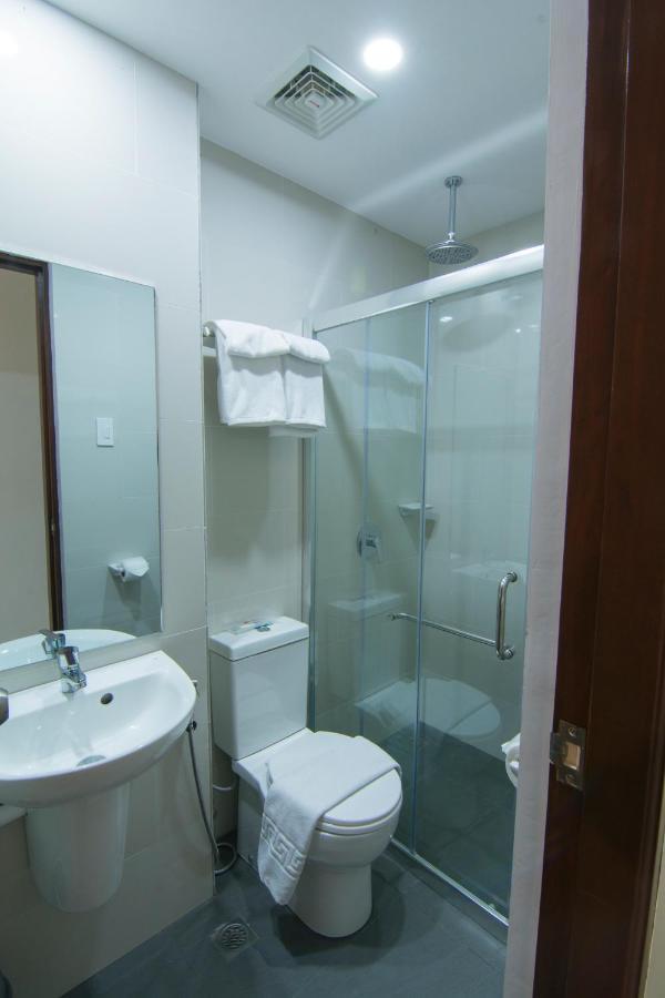 Mango Suites Cauayan Екстериор снимка