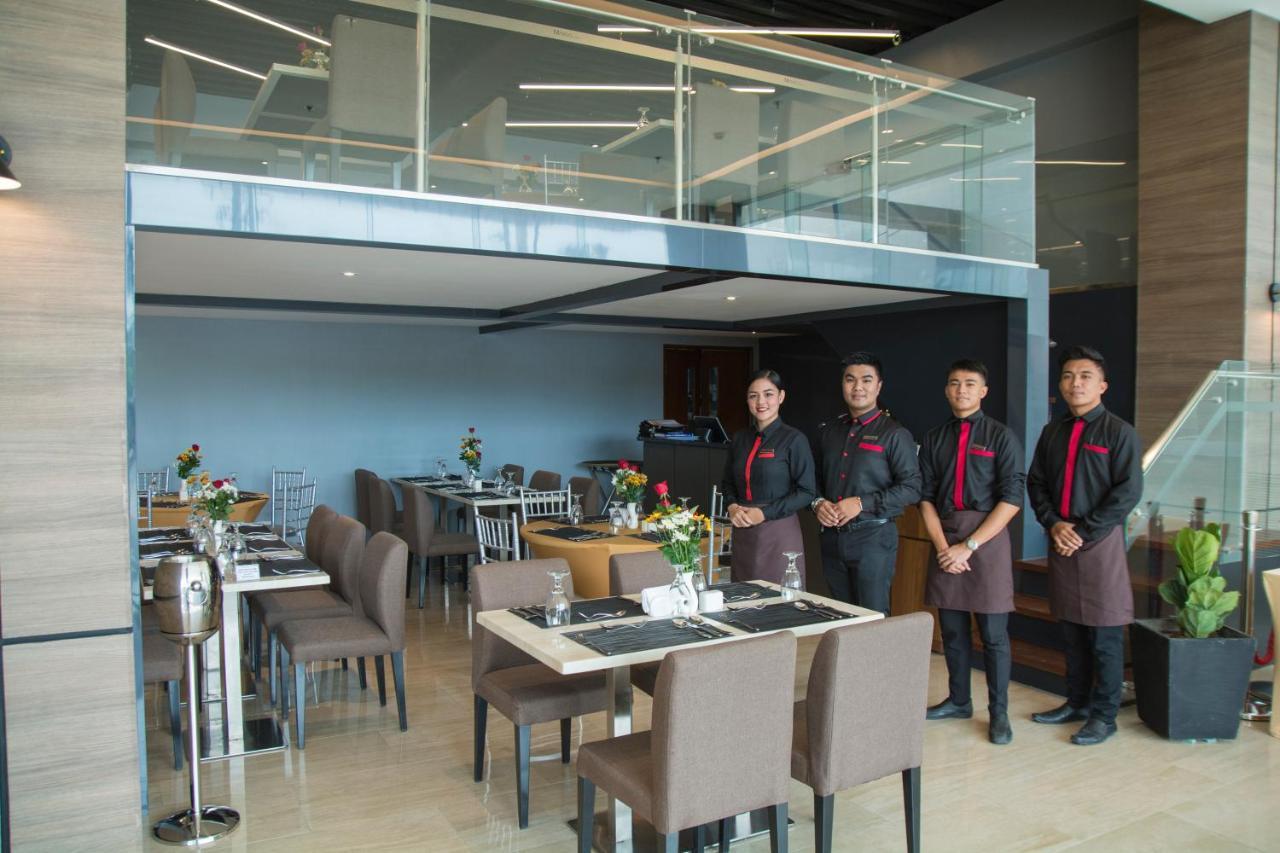Mango Suites Cauayan Екстериор снимка