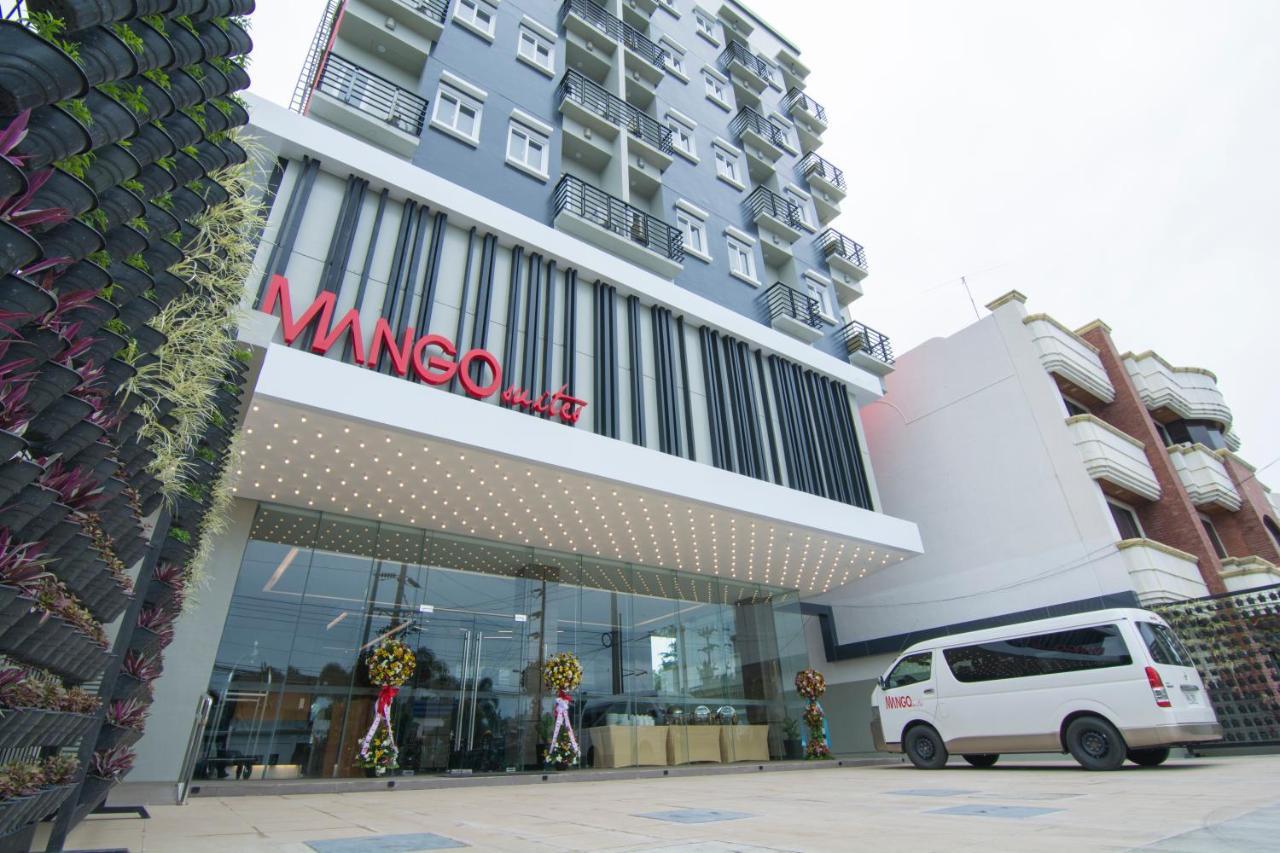 Mango Suites Cauayan Екстериор снимка