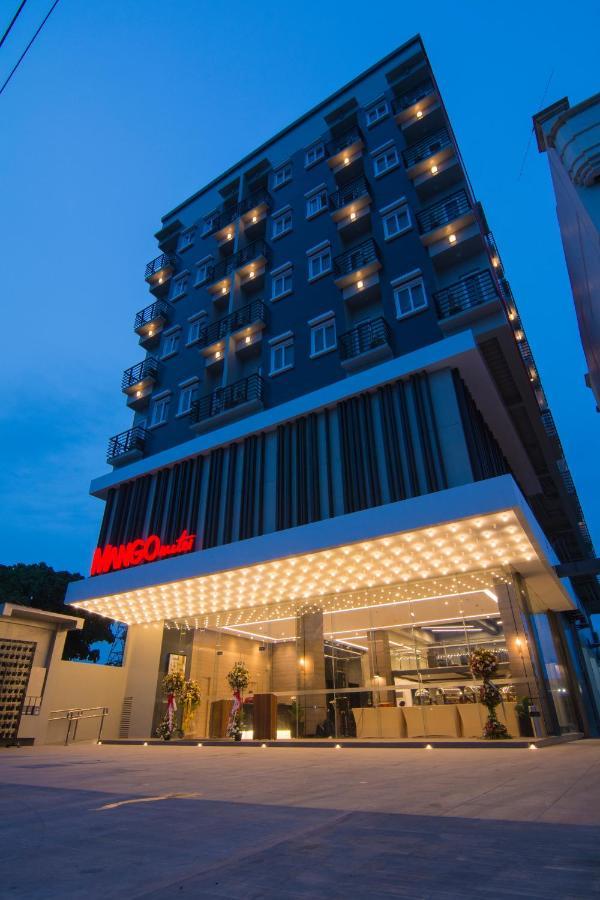 Mango Suites Cauayan Екстериор снимка